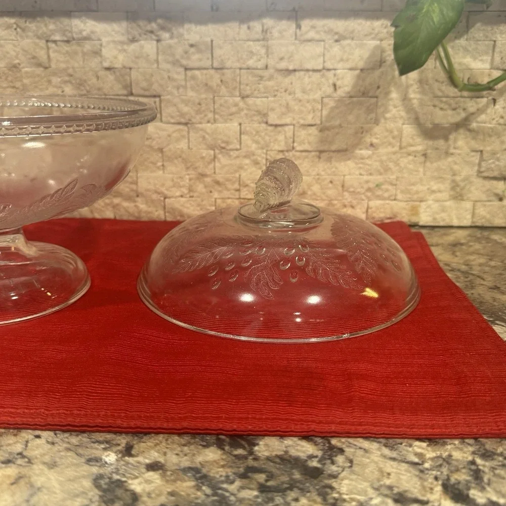 Vintage EAPG McKee Glass Barberry Shell Footed Compote‎ Bowl Lidded Candy Dish